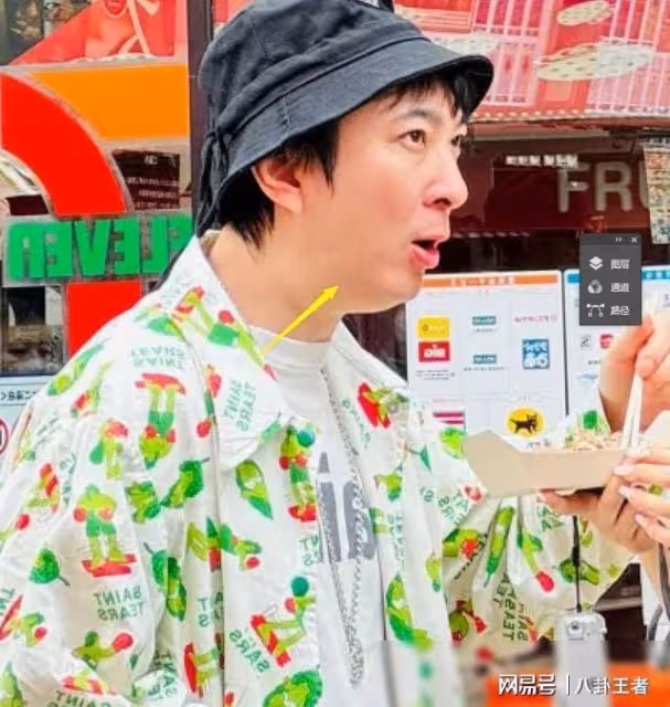 懶理私生女!王思聰帶倆美女逛街,胖到脖子看不見,真成日本人了