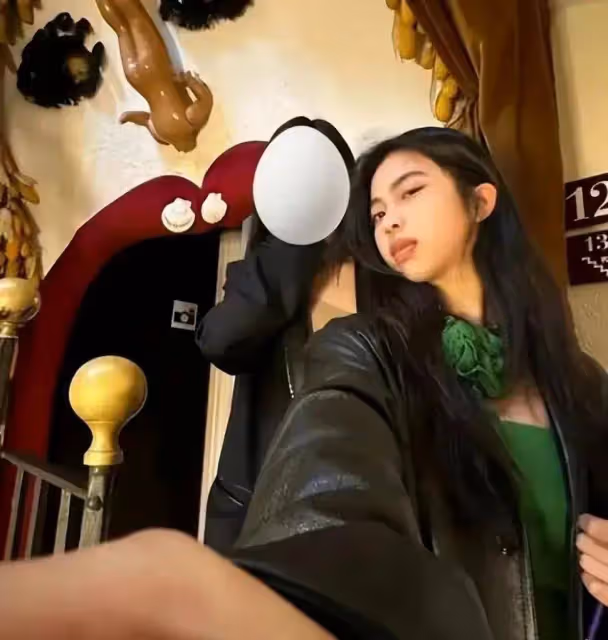 18歲李嫣近照曝光!嘴唇疤痕消失,氣質像王菲,卻被吐槽不如姐姐