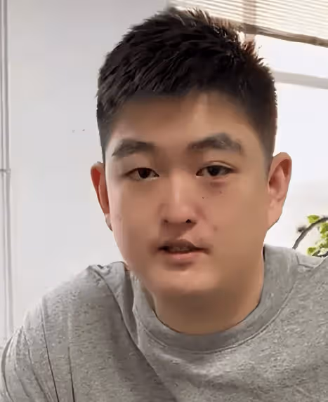 趙本山黑臉巡視兒子公司!生意冷清虧損嚴重 砸錢數億或血本無歸!