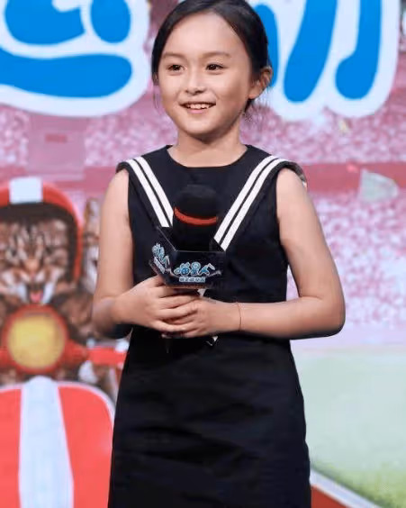 劉楚恬:2歲出道年入百萬,因長相甜美被禁止整容,如今長成啥樣