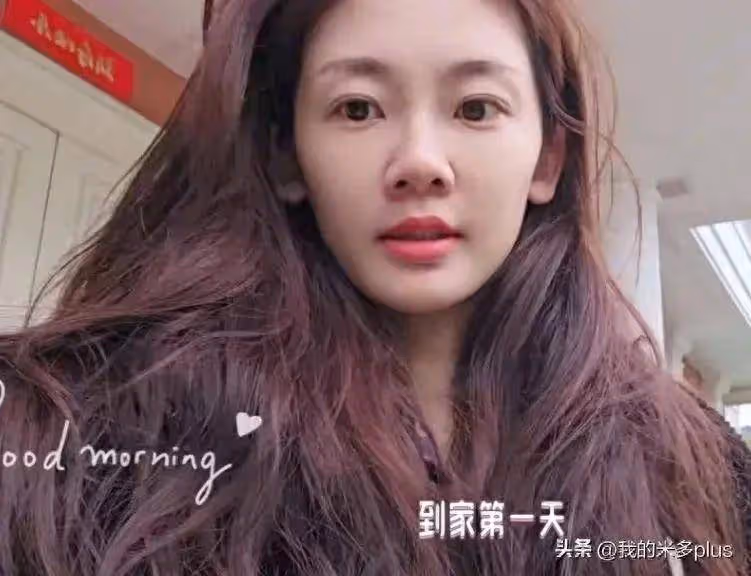 苗苗放假回家看娃,錄乘風3個月練出馬甲線,女兒模樣清秀像鄭愷