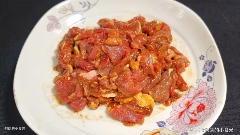 豆腐遇到它,才發現什麼是絕配!燉一燉「椒香」滿屋,一口滿嘴留香、超軟嫩
