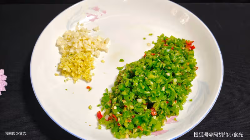 豆腐遇到它,才發現什麼是絕配!燉一燉「椒香」滿屋,一口滿嘴留香、超軟嫩