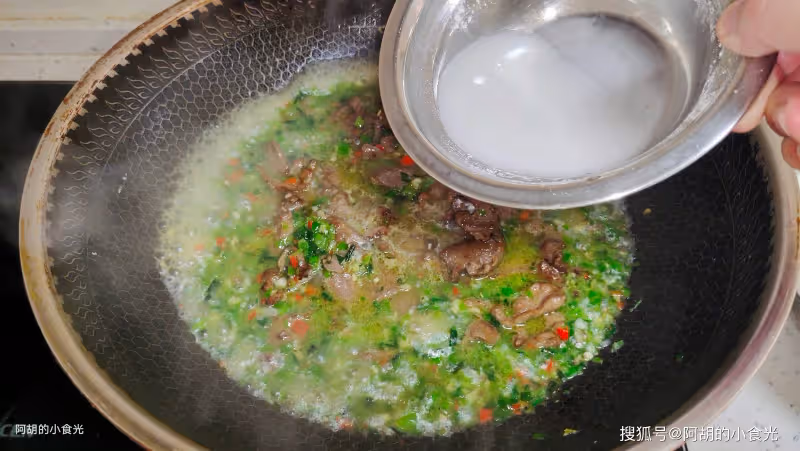 豆腐遇到它,才發現什麼是絕配!燉一燉「椒香」滿屋,一口滿嘴留香、超軟嫩