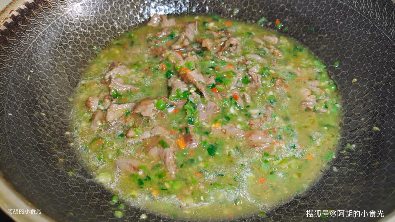 豆腐遇到它,才發現什麼是絕配!燉一燉「椒香」滿屋,一口滿嘴留香、超軟嫩