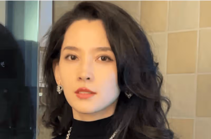 性感!森林北李巧和男人屋內跳舞視頻曝光,眉來眼去,身材柔媚至極!