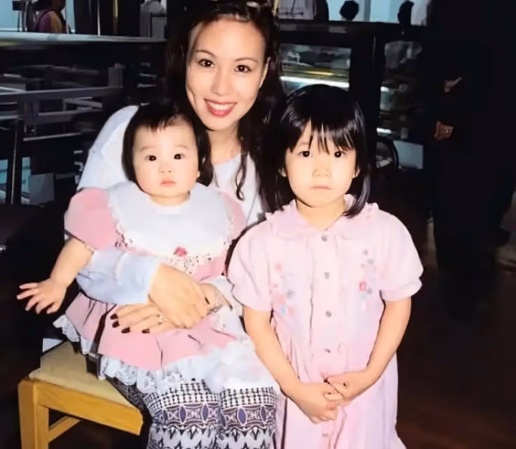 恭喜!香港知名女星文雪兒再度當外婆,小女兒曬照宣布二胎生子