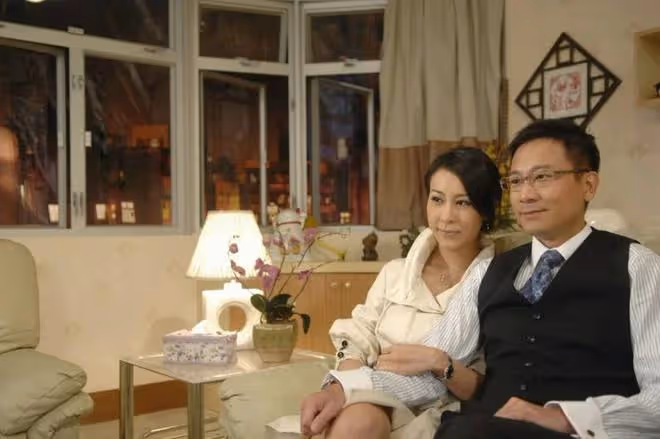 前TVB男星擔任中戲講師,入行多年未做過主角,曾公開發文宣布離巢