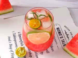 自製夏日神仙飲品❗️西瓜檸檬雪碧飲❗️