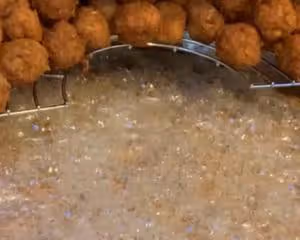 酥炸肉丸