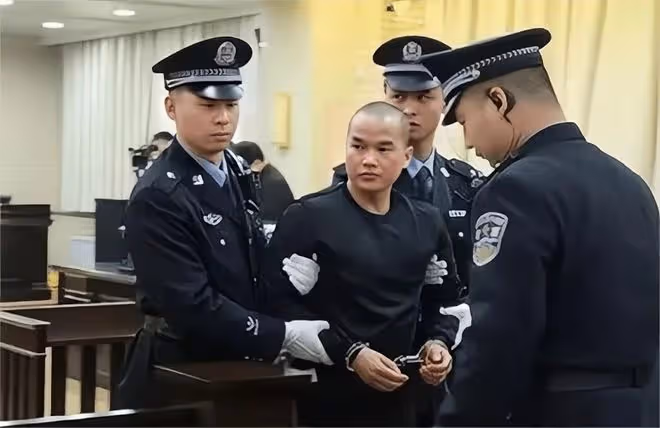 回顧:為報母仇隱忍22年,當兵歸來連殺3人的張扣扣,後來怎樣了