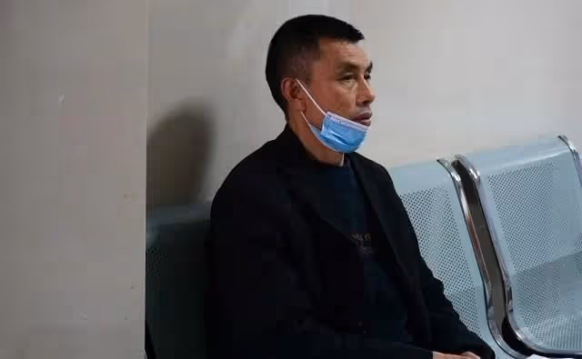 回顧弟弟意外去世,哥哥娶弟媳為妻,婚後倆人生下天生殘疾的女兒