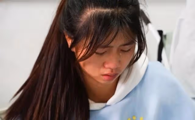 回顧弟弟意外去世,哥哥娶弟媳為妻,婚後倆人生下天生殘疾的女兒