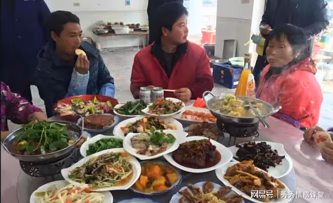 妻子為見老情人,在老公36歲生日聚會上離開,回家後追悔莫及
