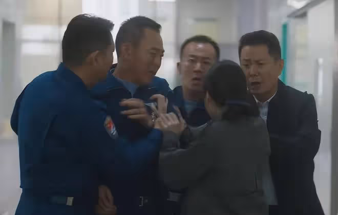 今晚開播!央視軍旅大劇,三位國家一級演員齊聚,觀眾:播出就炸