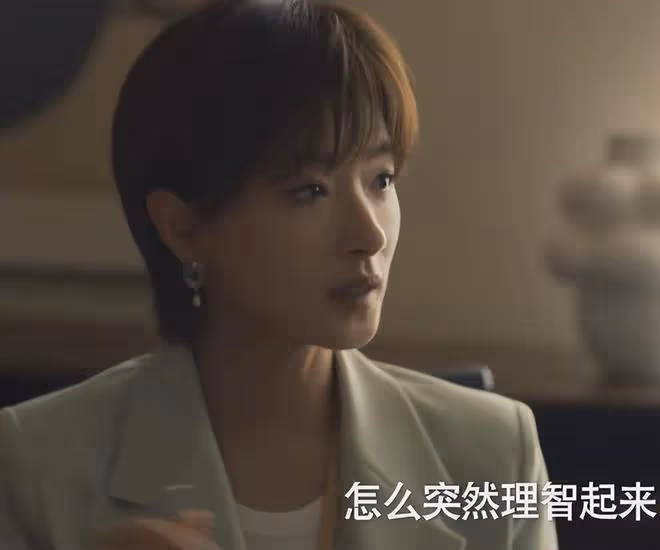 36歲劉亦菲對比42歲萬茜,老天爺賞飯吃與科班畢業的演技一目了然