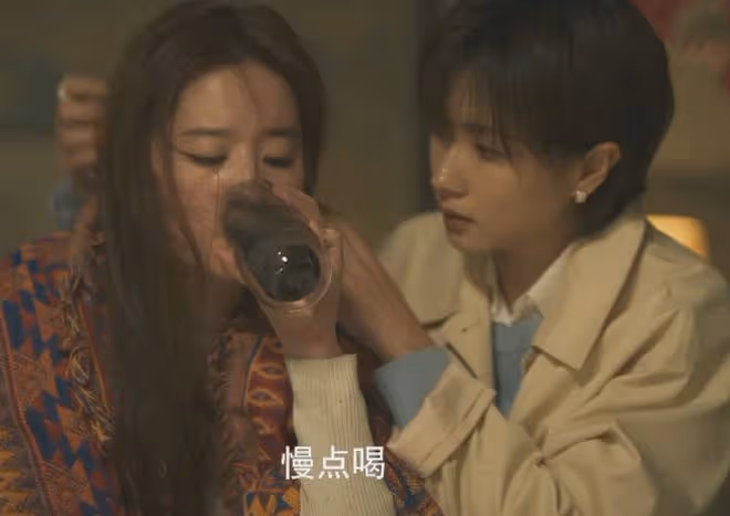 36歲劉亦菲對比42歲萬茜，老天爺賞飯吃與科班畢業的演技一目了然
