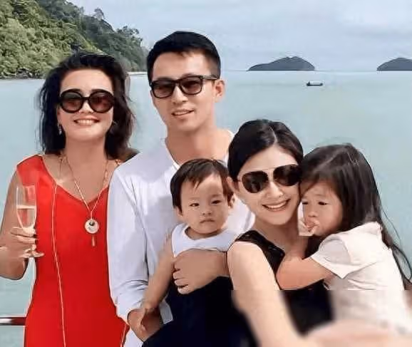汪小菲二婚後第一次情緒失控，與大S沒關係，原因曝光被誇有格局