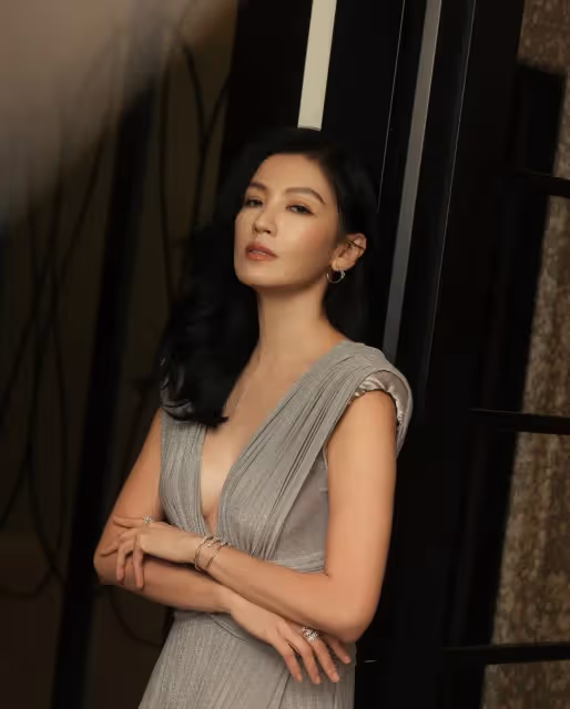 林熙蕾火辣曬半球！不僅曾馨瑩噴鼻血　老公也驗證：事業線巨大