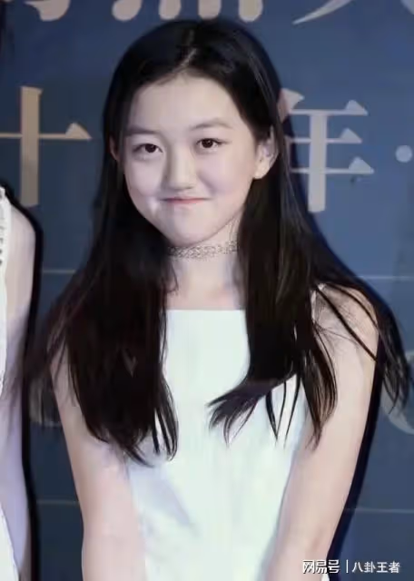 王菲不配當媽?花上百萬為李嫣治唇裂,嘴治好了,臉卻越來越奇怪