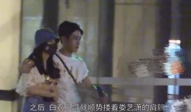 36歲婁藝瀟新戀情曝光,和小男友當街撒糖,兩人戀情早有端倪