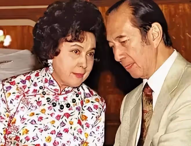 何鴻燊何婉琪舊照,為澳娛股份鬧翻,晚年生活不及何婉鴻