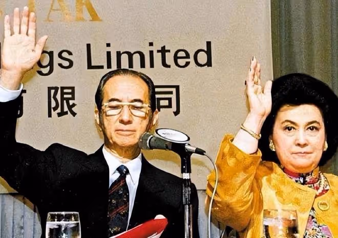 何鴻燊何婉琪舊照,為澳娛股份鬧翻,晚年生活不及何婉鴻