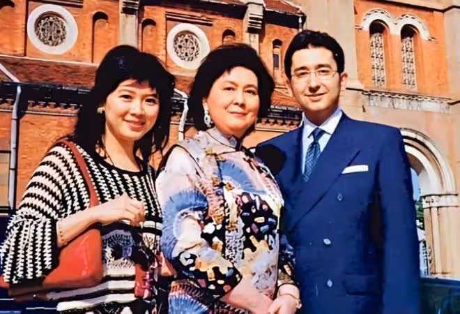 何鴻燊何婉琪舊照,為澳娛股份鬧翻,晚年生活不及何婉鴻