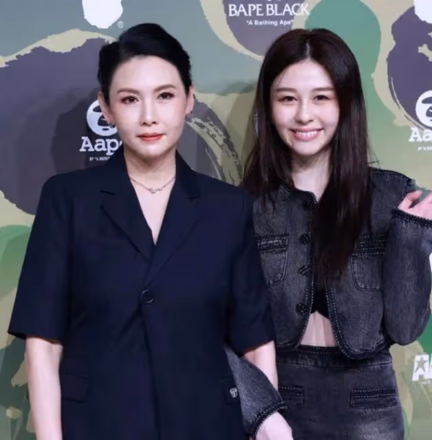 邱淑貞大女兒算不算大美人,看看她和媽媽的合照就知道了