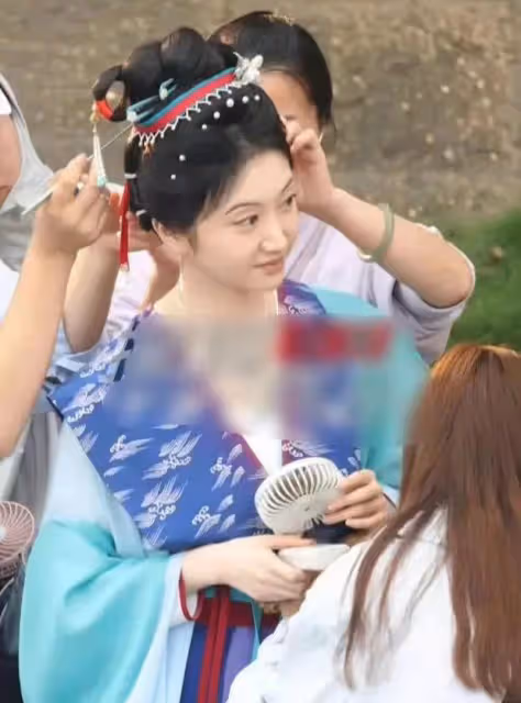 看了35歲景甜和36歲劉亦菲近照,才明白皮相美和骨相美的區別
