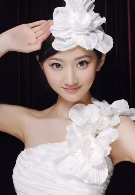 看了35歲景甜和36歲劉亦菲近照,才明白皮相美和骨相美的區別
