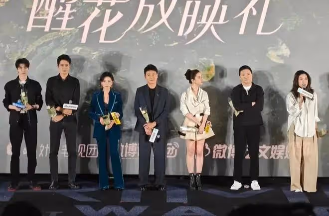 看了35歲景甜和36歲劉亦菲近照,才明白皮相美和骨相美的區別
