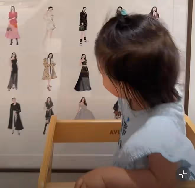 程曉玥曬女兒近況,14個月胖豆開心數數,吐字清晰表達能力超強