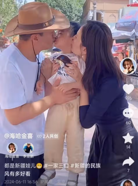 李亞鵬攜妻女拍新疆風寫真,海哈金喜襪子配人字拖,穿搭超接地氣
