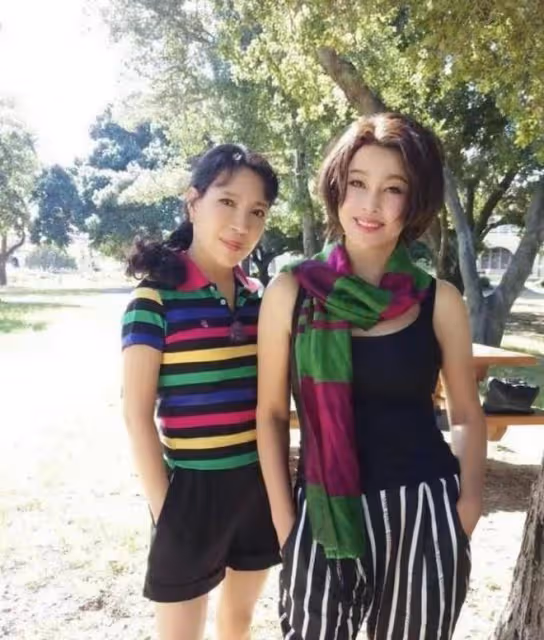 騙了我們整整39年，原來她才是劉曉慶的親妹妹，難怪可以大紅大紫