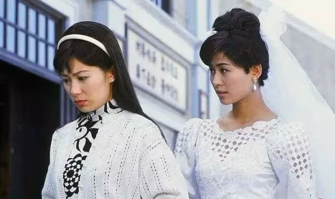 TVB新劇臨時換女一，原定女主辭演，由另一位花旦頂上，兩人曾傳不和