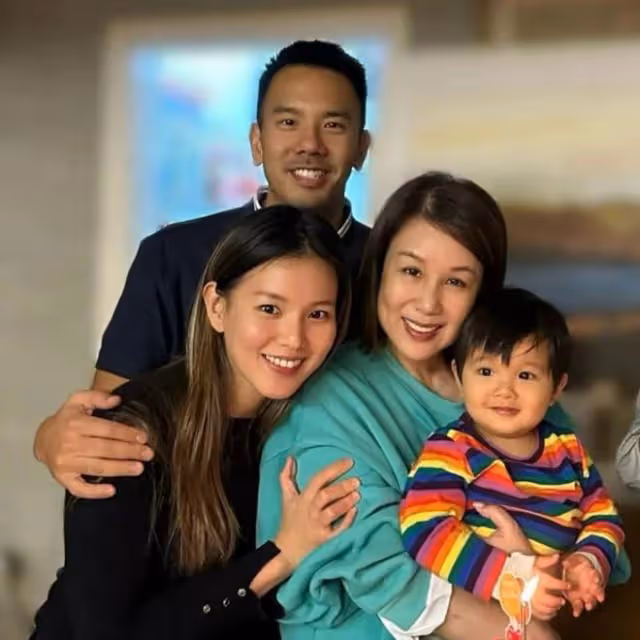 恭喜!64歲TVB資深女星宣布再做外婆,小女兒兩年抱兩