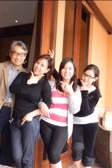 恭喜!64歲TVB資深女星宣布再做外婆,小女兒兩年抱兩