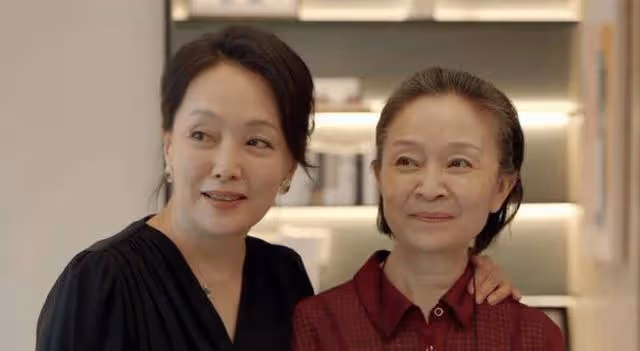 入行9年拿影后，巔峰時期結婚隱退，復出後59歲撞臉張蘭看懵觀眾