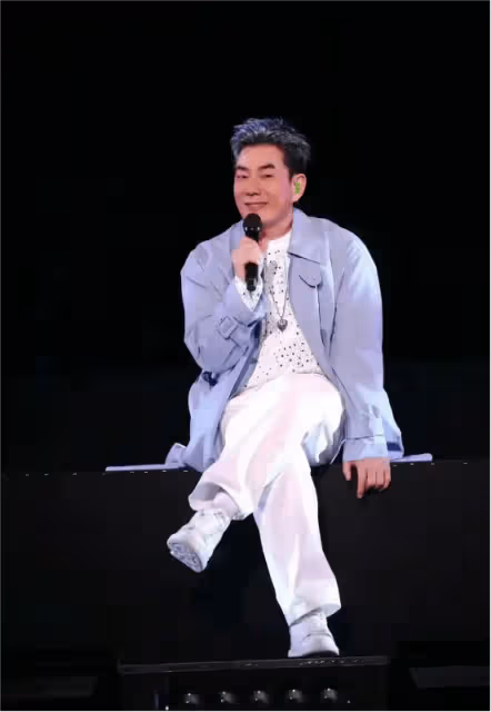 58歲任賢齊內地巡迴演唱會高潮不斷，曾借百萬給恩師度難關