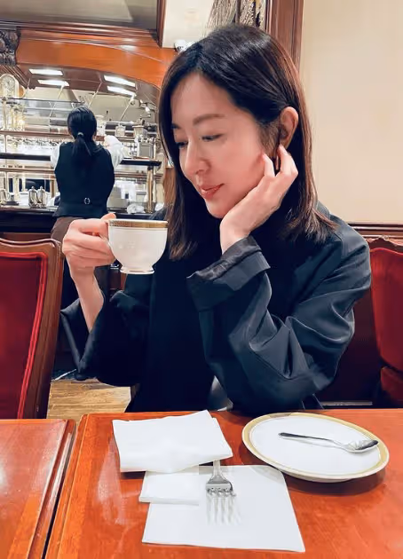 TVB視後陪家人游日本,因父親健康問題想及時行樂,工作隨緣