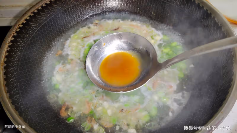 鮮毛豆和它絕配,一碗全是高蛋白!一煎一燉鮮透了,吃出口口爆汁、吃出好胃口