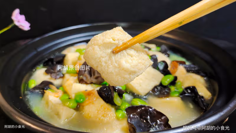 鮮毛豆和它絕配,一碗全是高蛋白!一煎一燉鮮透了,吃出口口爆汁、吃出好胃口