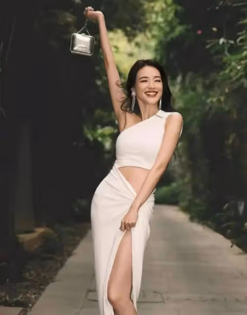 三級片出身的舒淇，這身材太火辣！讓人看了直流口水！