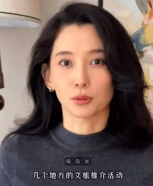 森林北帶汪峰騎馬,真情侶就是甜,教練夸森林北漂亮,說汪峰隨和
