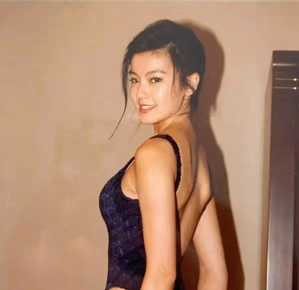 TVB欣賞,王晶力捧,31歲退圈嫁富商被寵成寶,她到底有什麼魅力?
