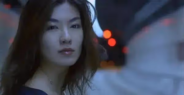 TVB欣賞,王晶力捧,31歲退圈嫁富商被寵成寶,她到底有什麼魅力?