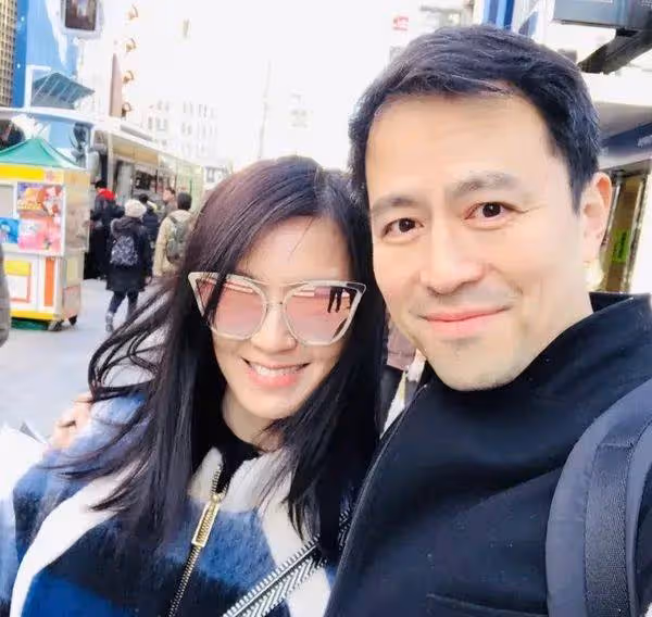 TVB欣賞,王晶力捧,31歲退圈嫁富商被寵成寶,她到底有什麼魅力?