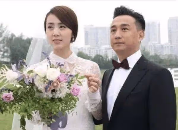 劉若英捲入爭家產醜聞!曾被指插足黃磊婚姻,嫁富豪老公後分房睡10年