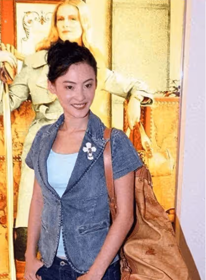 謝霆鋒不願用自己的錢養別人的孩子,張柏芝拉三胎兒子拍廣告,為其進圈鋪路